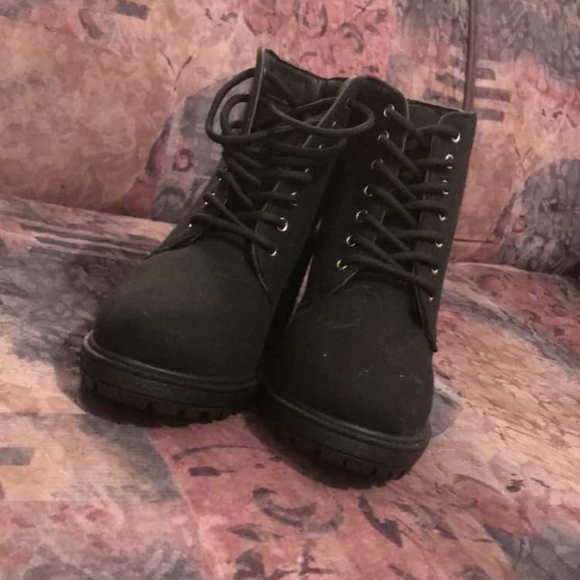 Boot - Picture 2 of 2